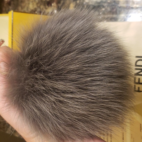 Fendi charm pom pom - Picture 4 of 12